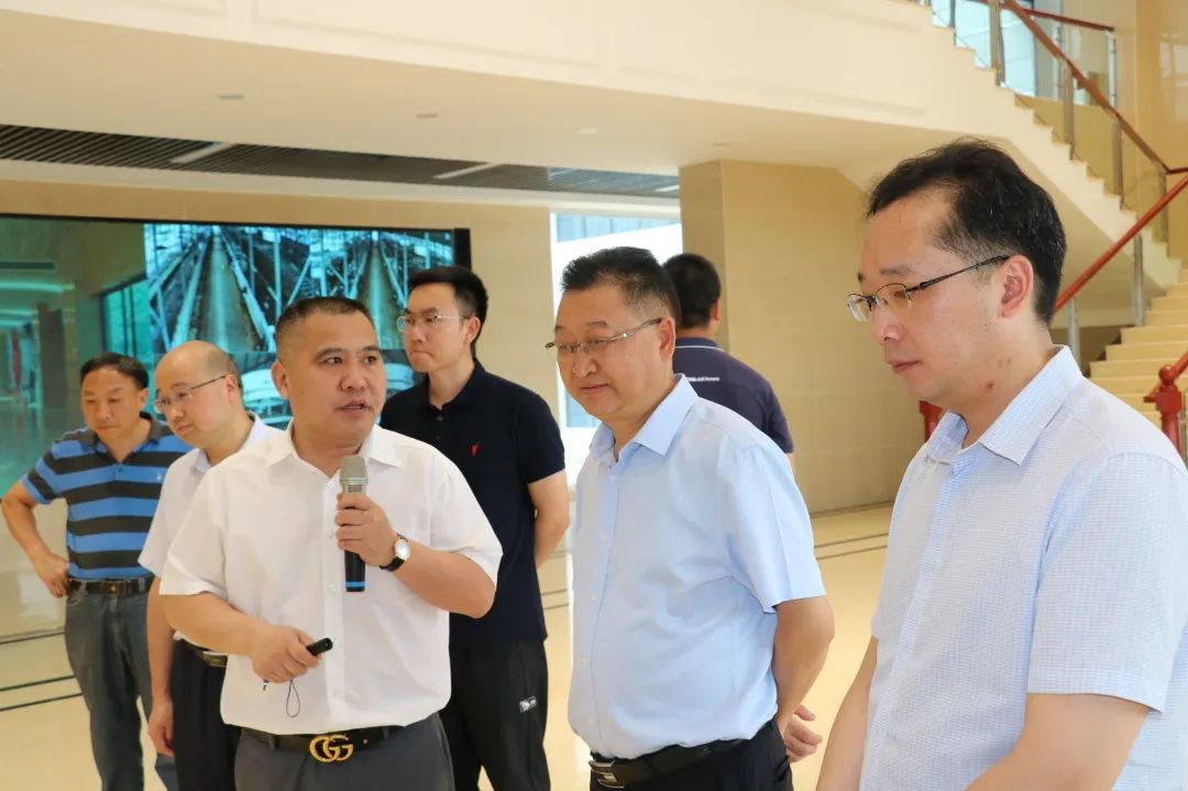 贵州省纪委省监委派驻第十三纪检组、省工信厅一行莅临皇氏集团遵义乳业调研