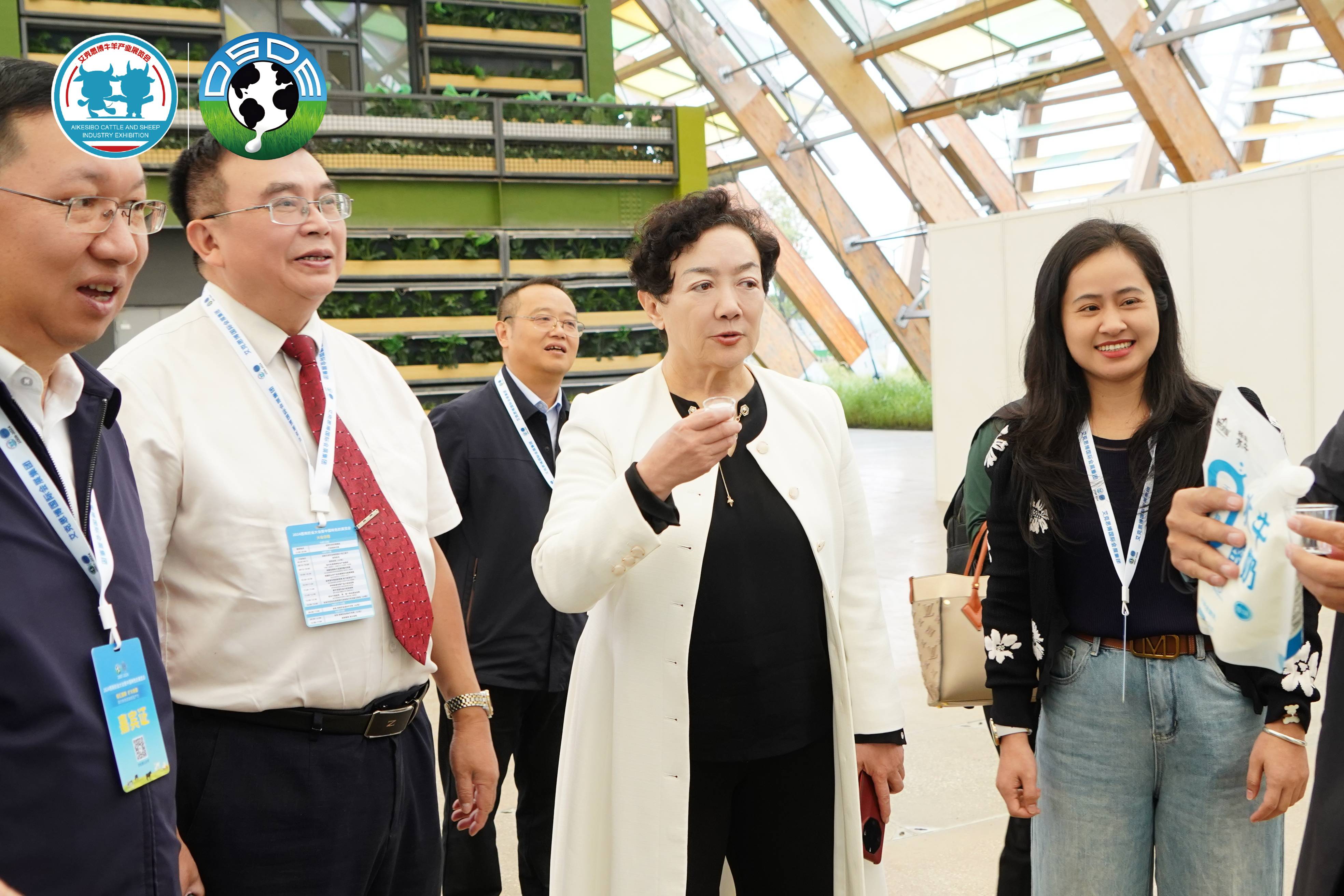 皇氏集团亮相中国特色奶展览会，助力特色奶新质生产力发展